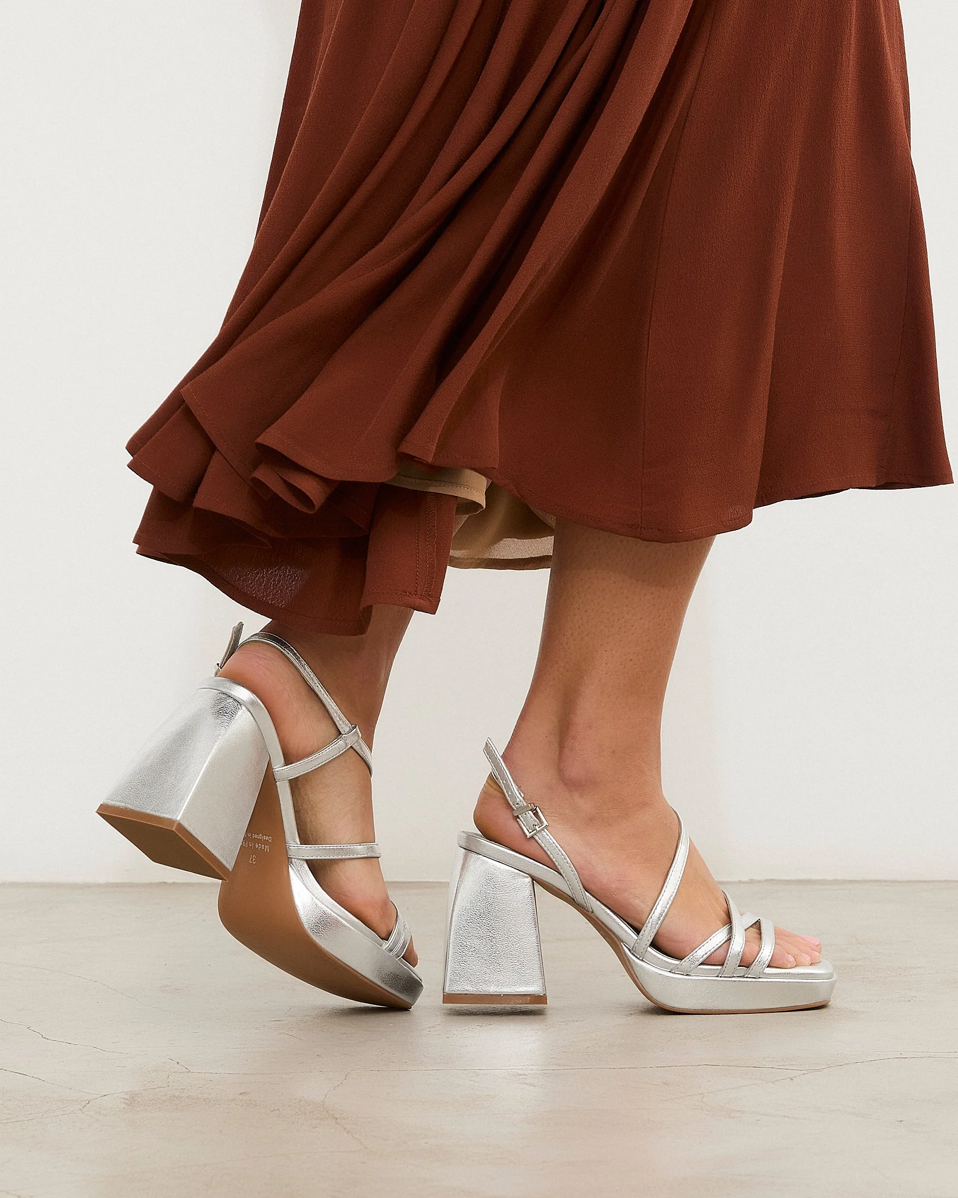 CORA PLATA - Image 3
