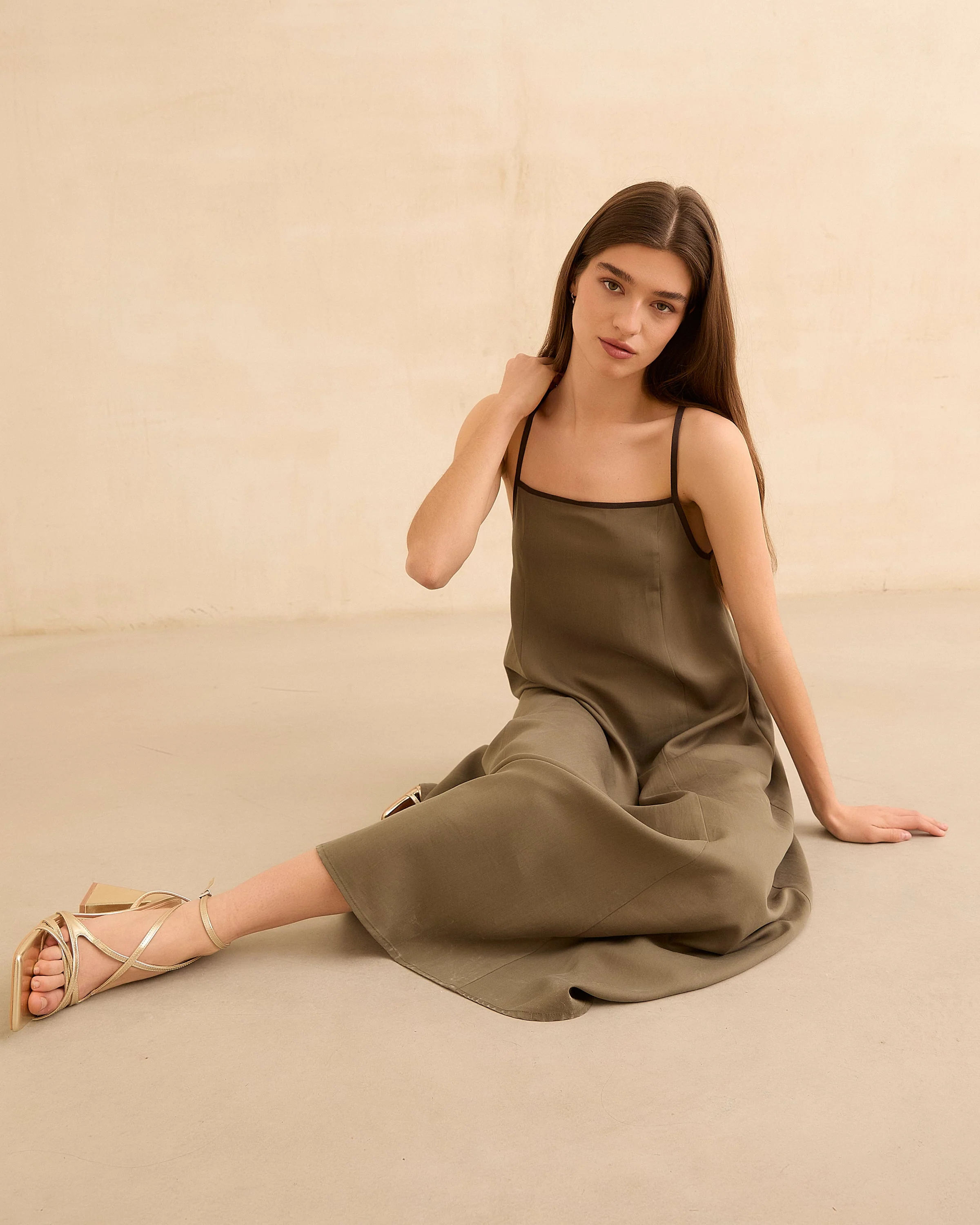 VESTIDO LYNN KAKI - Image 7